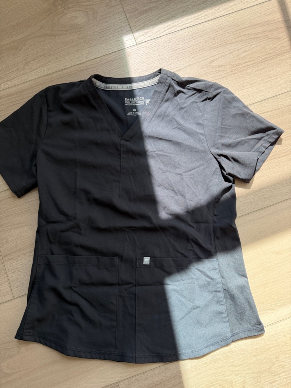 Fabletics Black V-Neck Short Sleeve Top